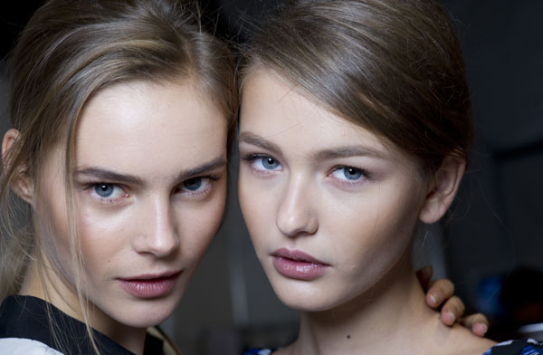 beautynews  Blumarine 060 Mαλλιά, Άνοιξη Καλοκαίρι 2012: Sam McKnight και Pantene Pro V.