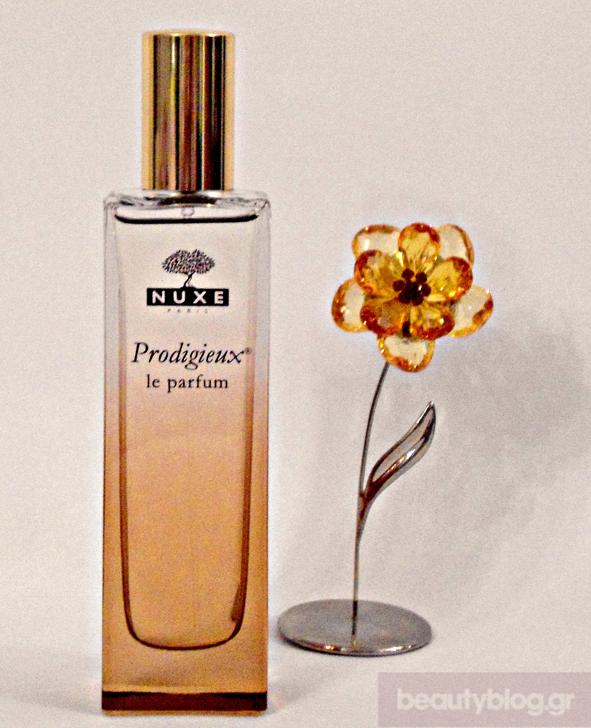 NUXE-perfume-open