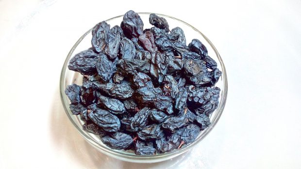 greek-super-foods-black-raisins-stafides